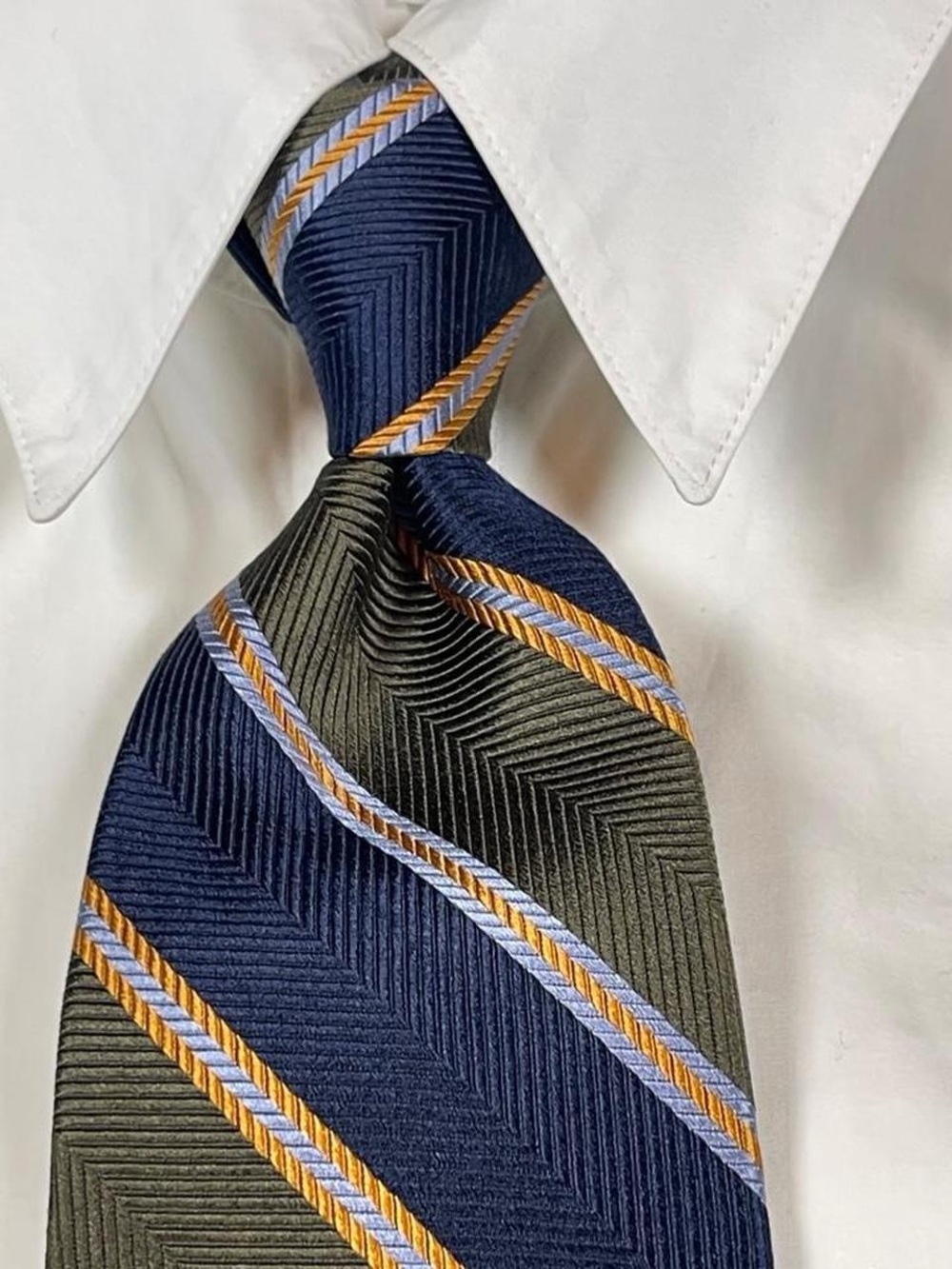 Robert Talbott Best Of Class Hand Sewn Silk Navy/Green Striped Tie L57" W4" USA